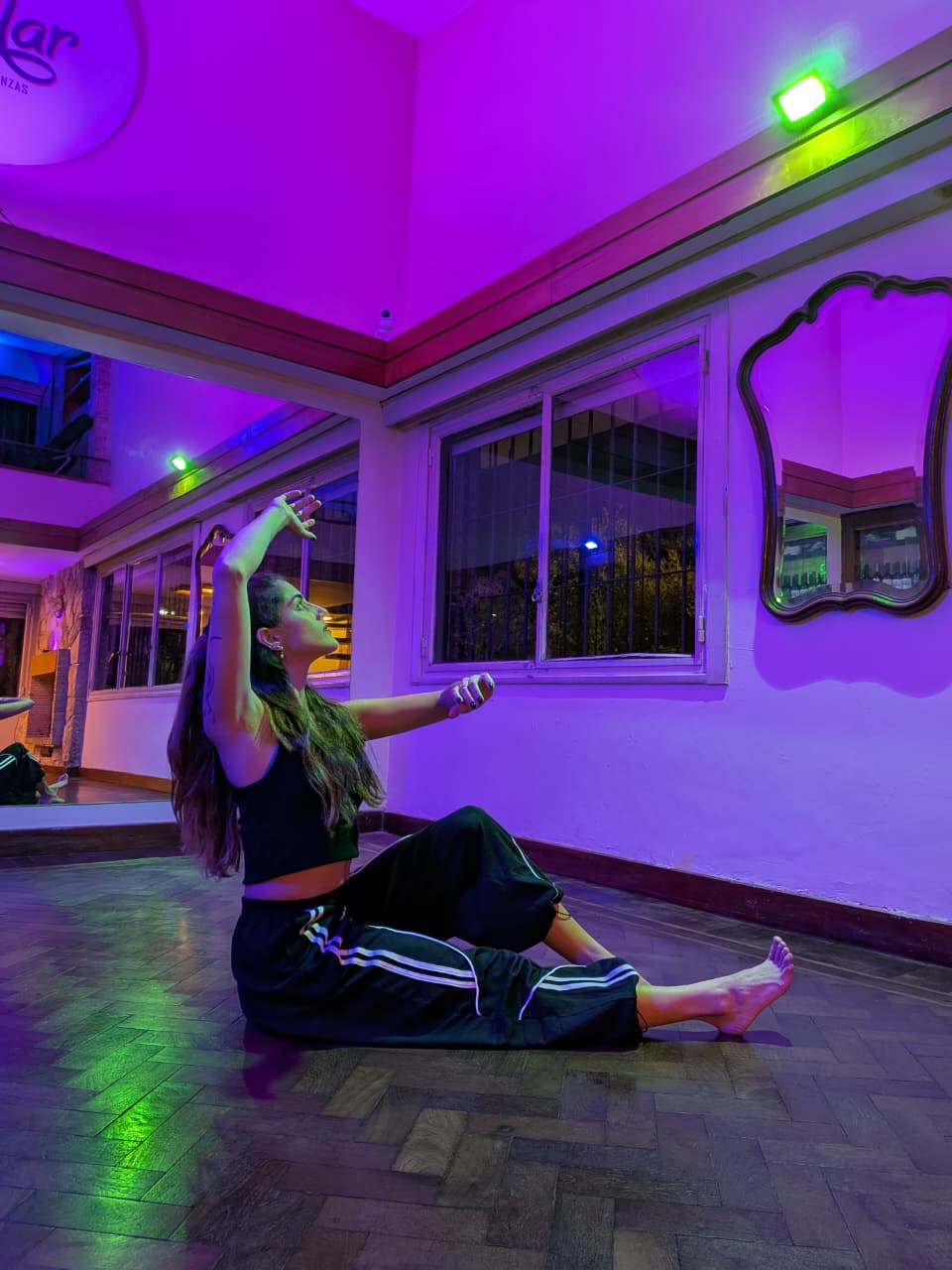Bailarina en el salón